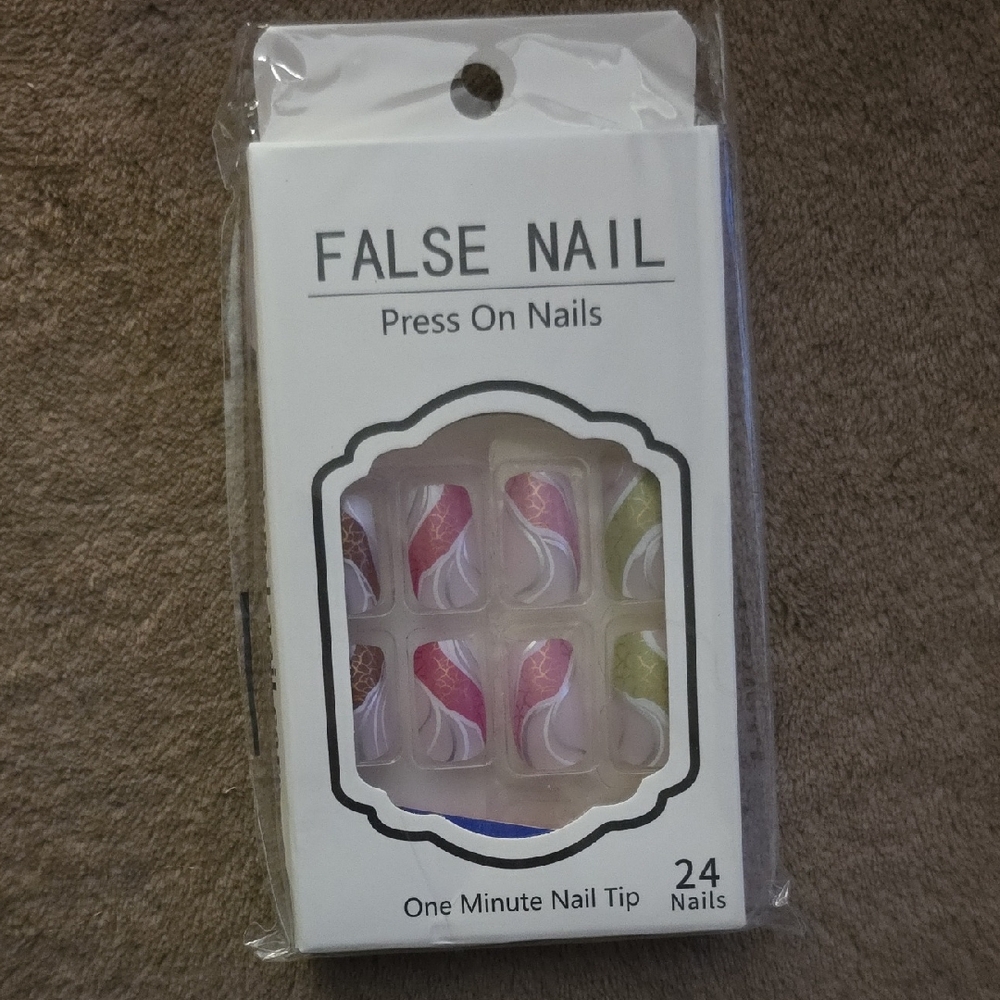 🔥5 For $40 NWT Press On Nail Set